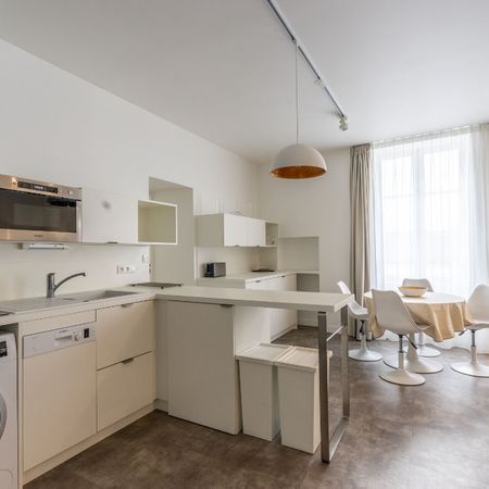 Appartement meublé et rénové dans le centre ville de Nantes - Photo 4