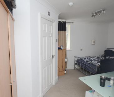 1 bedroom end of terrace house to rent - Photo 2