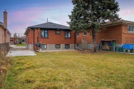 For Lease - 37 Bentworth Avenue Unit# Lower, Toronto, Ontario - Photo 4