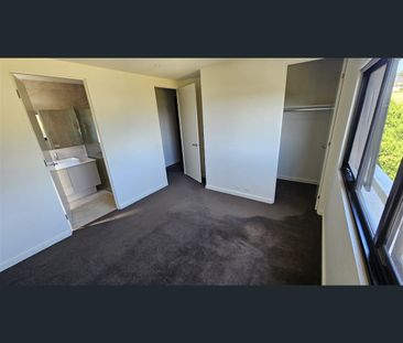 42 Park Avenue, Kew, Vic 3101 - Photo 2