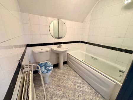 2 bedroom apartment to rent - Photo 4