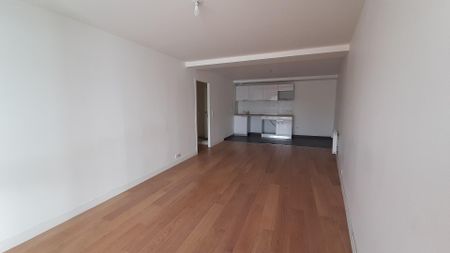 location Appartement T2 DE 53.6m² À PARIS - Photo 2