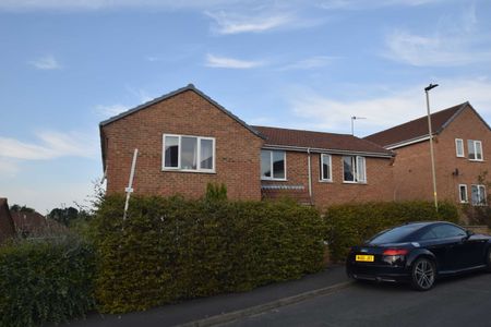 1 bed ground floor flat to rent in Hildenley Close, Scarborough, YO12 - Photo 2