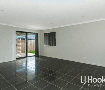 Modern Family Living in the Heart of Yarrabilba - Photo 2
