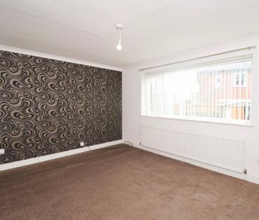 2 bedroom end of terrace house to rent - Photo 1