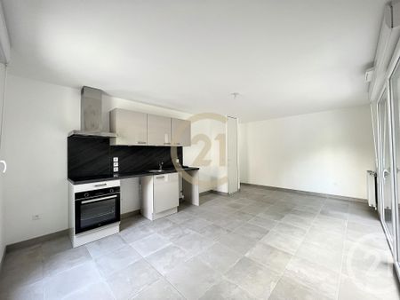 Location Appartement 2 pièces 46m² LE MEE SUR SEINE 77350 - Photo 3