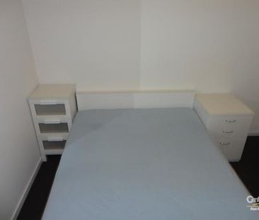 Stylish Interior with Enterainers Terrace - Photo 4