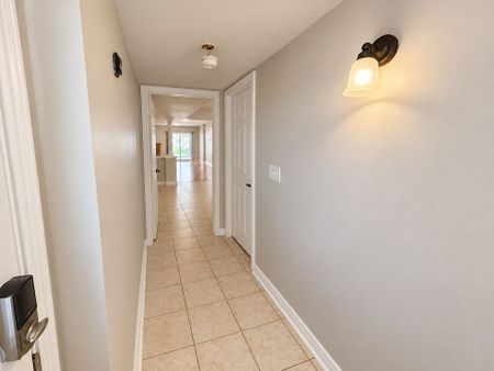 For Lease - 67 Macbride Crescent, Vaughan, Ontario - Photo 4