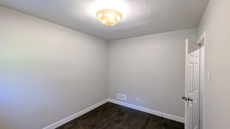 For Lease - 43 Tansley Avenue Unit# Main floor, Toronto, Ontario - Photo 2