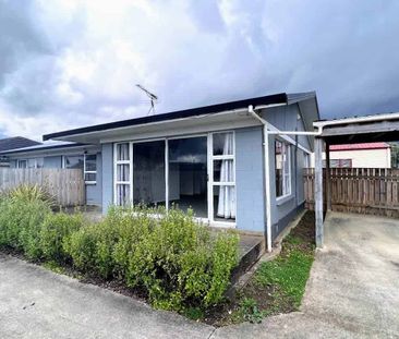 Three-Bedroom Home with Modern Open-Plan Living - Photo 3