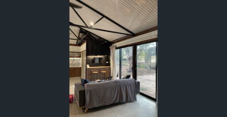 Bright, Modern Studio in a Great Location - Photo 2