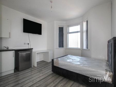 1 bedroom in a house share to rent - Photo 4