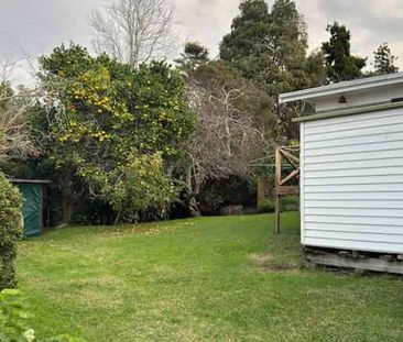 Two-bedroom with sea views near Howick Village - Photo 1