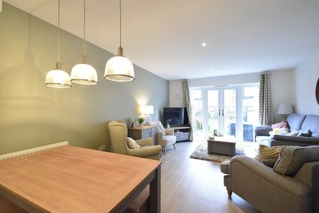 Partridge Mews, Chertsey, KT16 - Photo 2