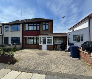 5 bedroom semi-detached house to rent - Photo 4