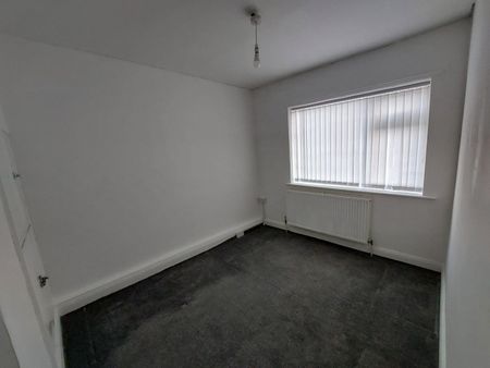 3 Bed Semi-Detached House, Oldroyd Crescent, LS11 - Photo 4