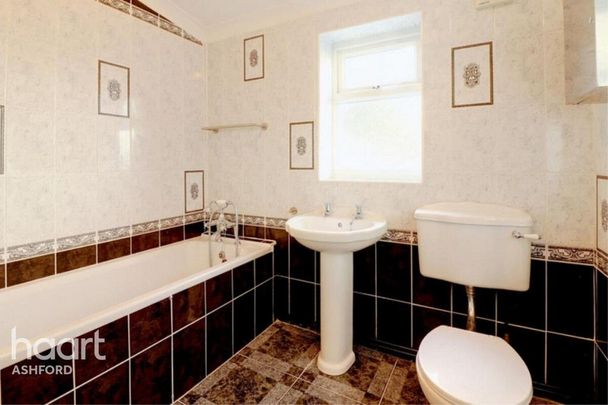 3 bedroom end of terrace house to rent - Photo 1