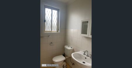 Cosy stay in Werribee - Photo 5