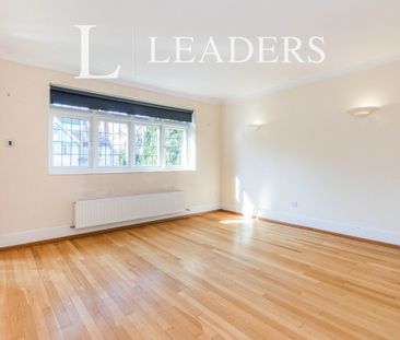 Burwood Park Road, Walton On Thames, Surrey, KT12 - Photo 4