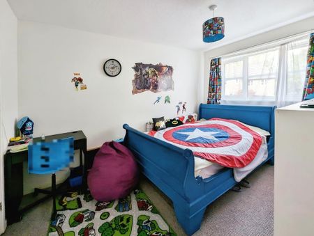 3 bedroom end of terrace house to rent - Photo 3