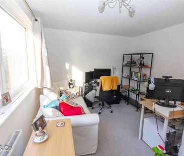 2 bedroom property to rent - Photo 3