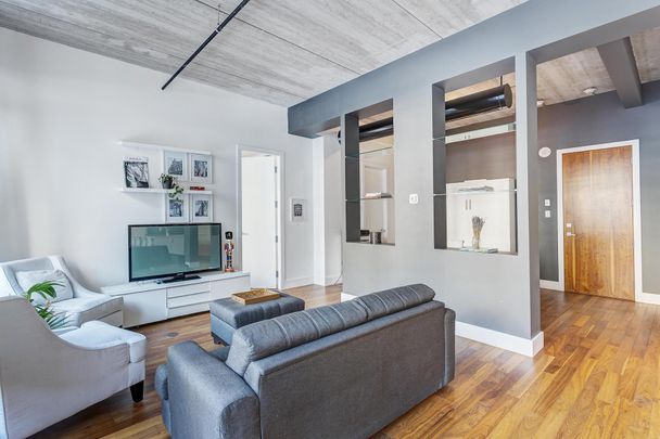 1070 Rue De Bleury, Montréal (Ville-Marie), QC H2Z - Photo 1