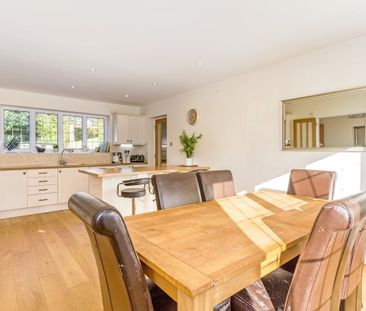 4 bedroom detached house to rent - Photo 5