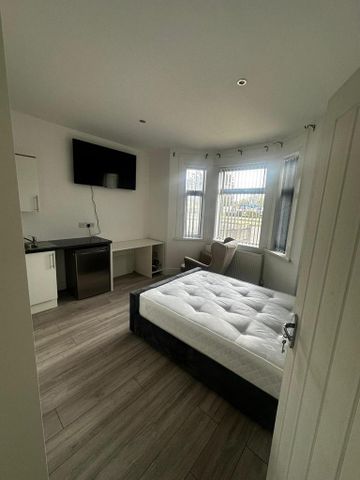 Studio to rent - Photo 3