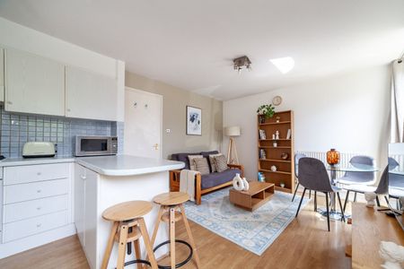 1 Bed Flat, China Court, E1W - Photo 2