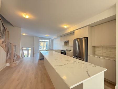 For Lease - 183 Seguin Street, Richmond Hill, Ontario - Photo 2