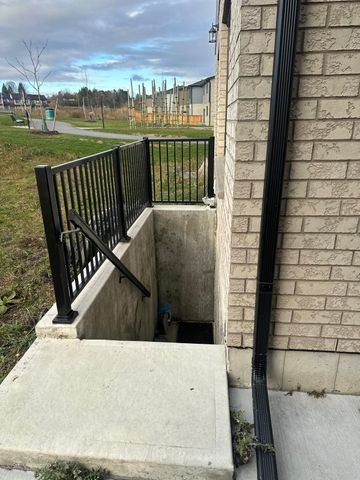 For Lease - 207 Otterbein Road, Kitchener, Ontario - Photo 2