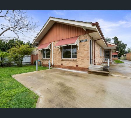 2/746 Macauley Street, Albury, NSW 2640 - Photo 2