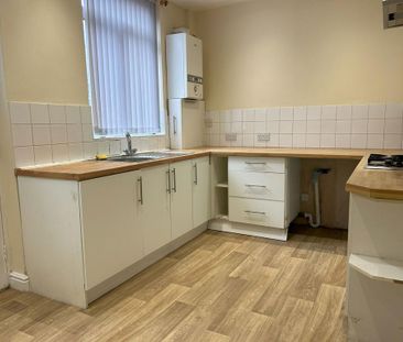 3 bedroom terraced house to rent - Photo 2