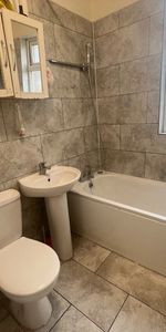 Room in a Shared House, London, N17 - Photo 4