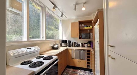 2-Bedroom Apartment in Brooklyn - Photo 4