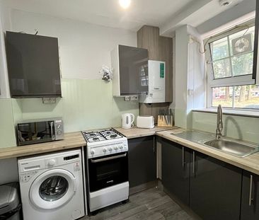 Room in a Shared Flat, Rushton House, SW8 - Photo 5