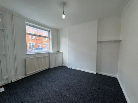 3 Bed Terraced House, Rolleston Street, LE5 - Photo 4
