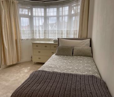 2 Bed Terraced House, Ravenswood Crescent, HA2 - Photo 4