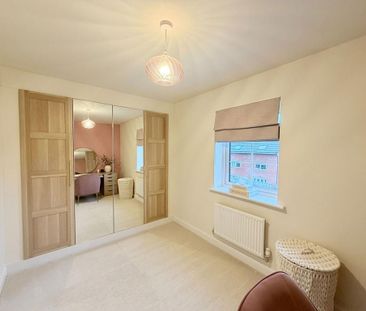 2 bedroom end of terrace house to rent - Photo 5