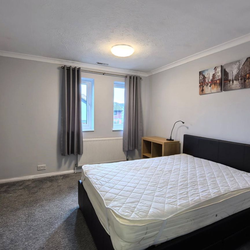 2 bedroom house to rent Armory Lane, Portsmouth, PO1 - Photo 1
