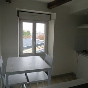 Location Appartement 1 pièce Meublé 32m² EGLETONS 19300 - Photo 2