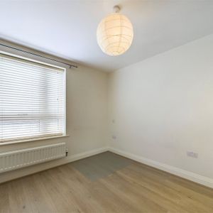 Heron Way, Berkshire Heron Way, Berkshire - Photo 2