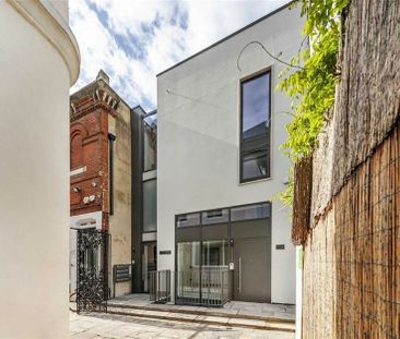 Borough High Street - Photo 1