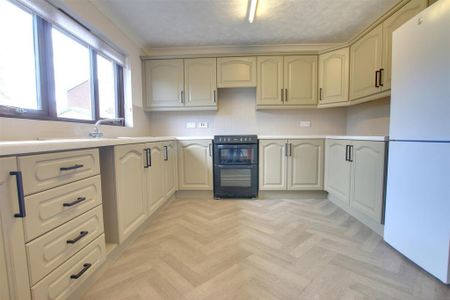 3 bedroom bungalow to rent - Photo 4