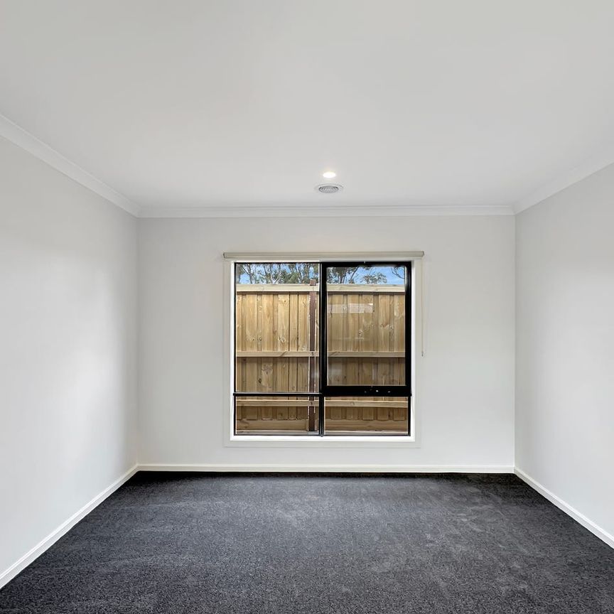 27 Orange Glow Road, Brookfield, Vic 3338 - Photo 1