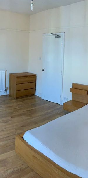 Room in a Shared House, Oxford Street, W1C - Photo 1