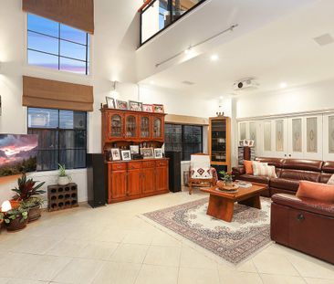 Grand family residence combines luxury with boundless space and pri... - Photo 3