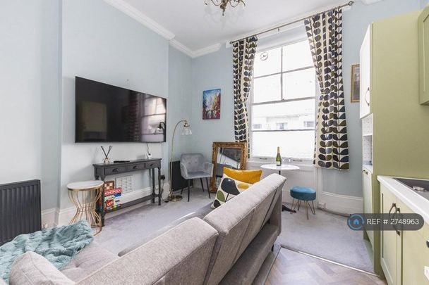1 bedroom flat to rent - Photo 1