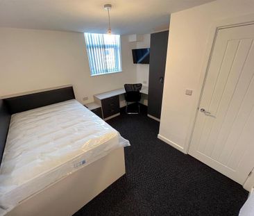 5 bedroom terraced house to rent - Photo 3