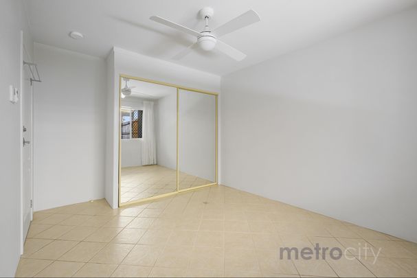 Bright, Breezy & Perfectly West End! - Photo 1